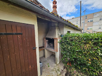 maison à Saint-Jean-d'Angély (17)