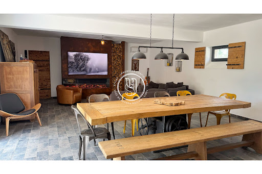 Prestige house for sale in Mouriès (13890) with pool