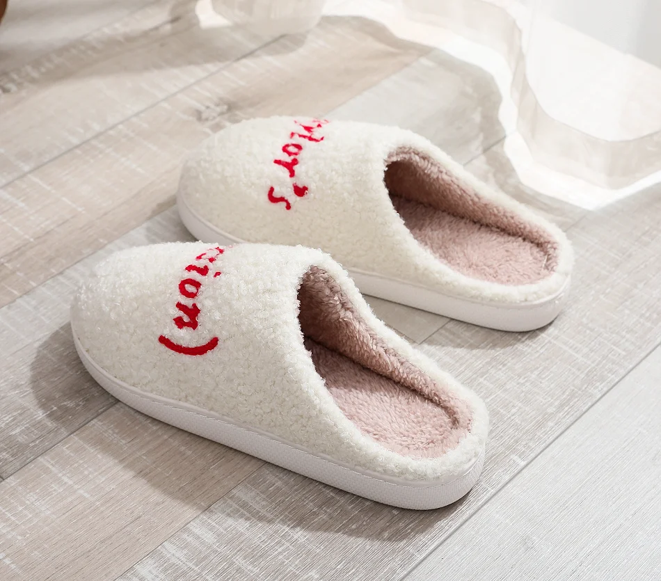 Katoenen pantoffels voor de lente, dik en pluche. Geniet van comfort en warmte met deze zachte huisslippers.