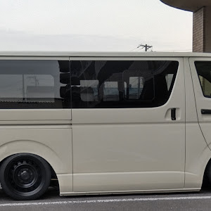 ハイエースバン