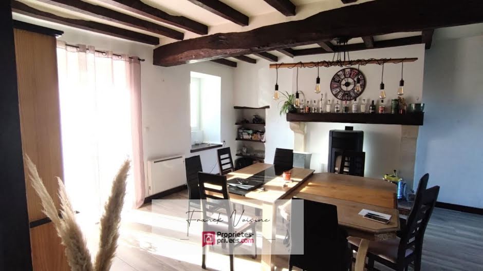 Vente maison 8 pièces 210 m² à Saint-Vincent-Sterlanges (85110), 265 000 €