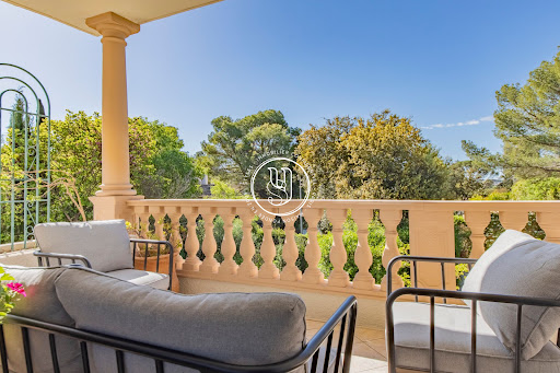 House with pool and terrace 3