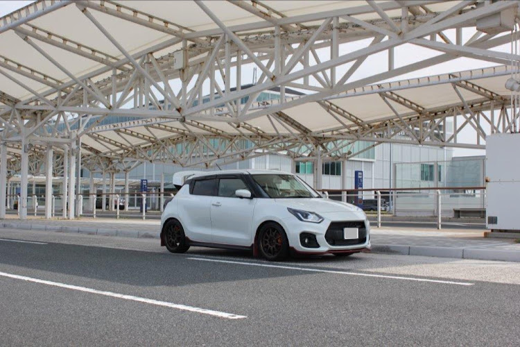 スイフトスポーツの新緑と愛車・平尾台・苅田港・北九州空港・一眼レフに関するカスタム事例の投稿画像5枚目