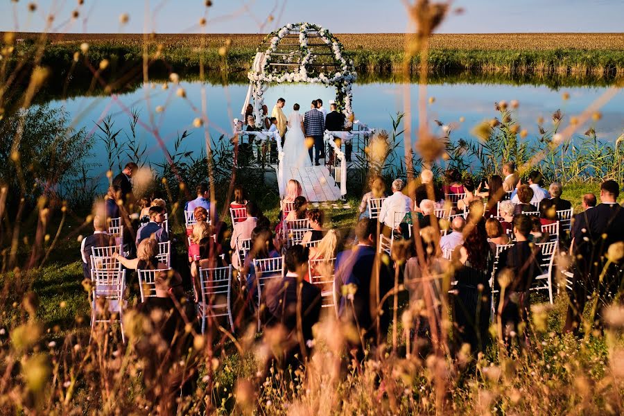 Wedding photographer Ionut Draghiceanu (draghiceanu). Photo of 14 September 2021