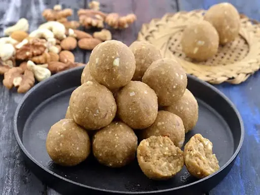 Aata Laddu (Dry Fruits) (Deshi Ghee)