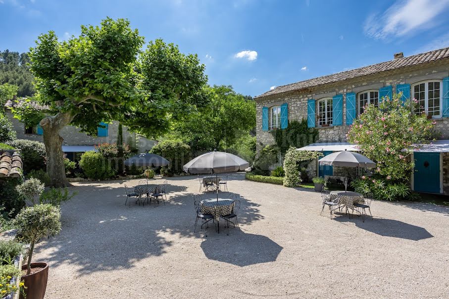 Vente maison 10 pièces 355 m² à Fontaine-de-Vaucluse (84800), 1 790 000 €