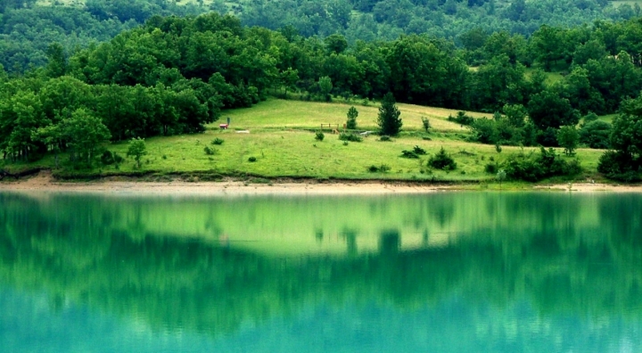 LAGO DI CASTEL SAN VINCENZO di Luigi Apisa