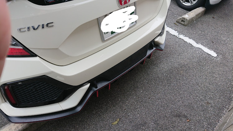 シビックタイプRのDIY・レッドラインテープ・FK8に関するカスタム事例の投稿画像2枚目