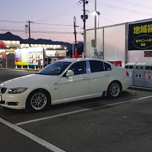 3シリーズ セダン 320i