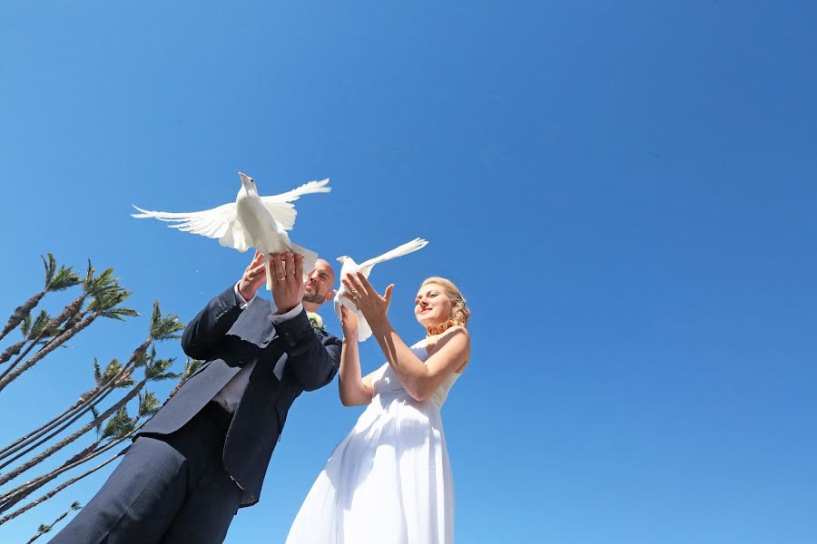 Fotógrafo de casamento Lana Dovbenko (lanastunning). Foto de 2 de julho 2016