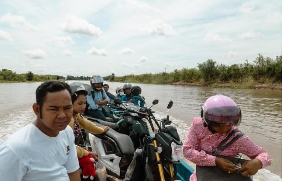 Precarious Mekong 23