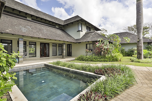 Villa avec piscine et jardin 1