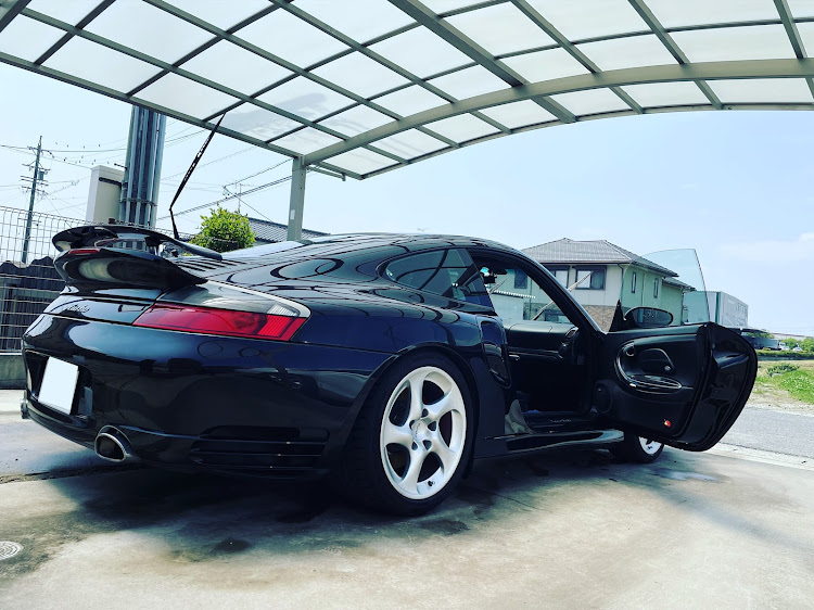 996ターボのポルシェ・スポーツカー好きな人と繋がりたい・996・ポルシェ911・996ターボに関するカスタム事例の投稿画像2枚目