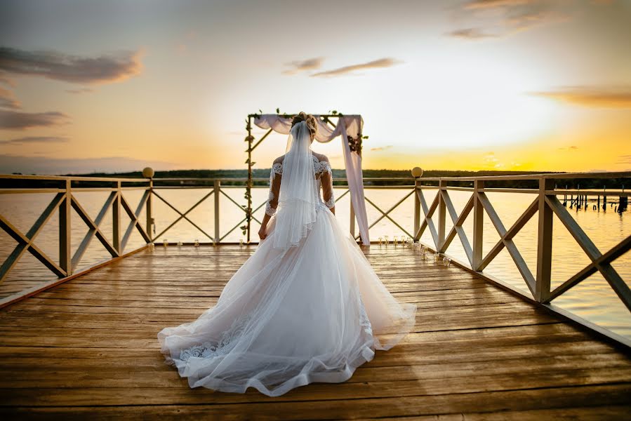 Fotógrafo de casamento Anna Motorina (motorina). Foto de 16 de novembro 2019