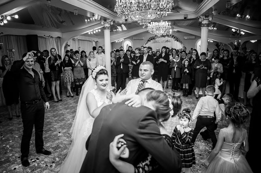 Wedding photographer Ana Robu (anuska422). Photo of 21 November 2017