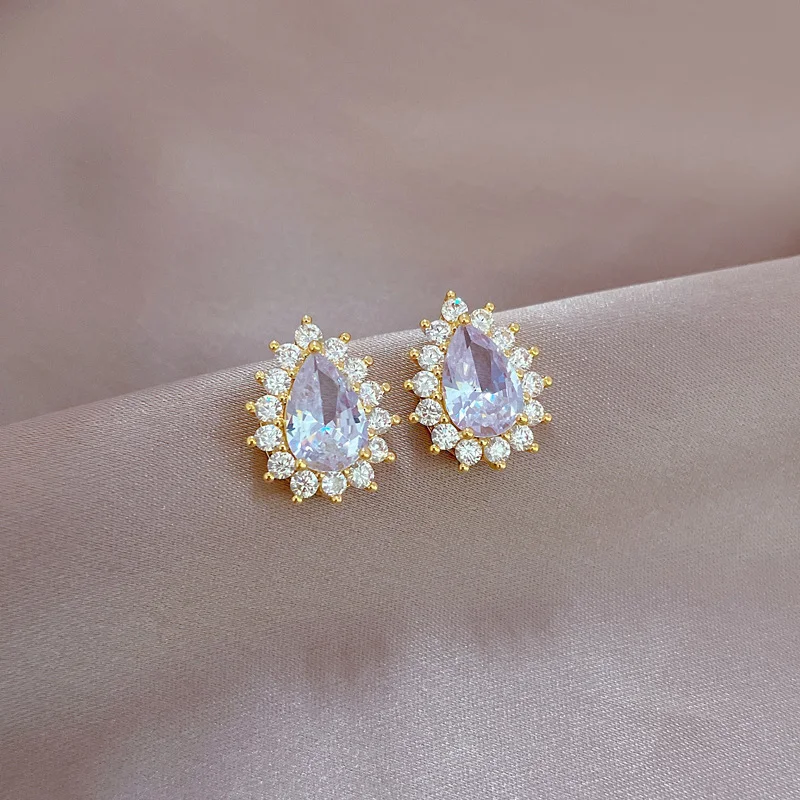 Title 8, Ensemble Collier et Boucles dOreilles Banquet,...