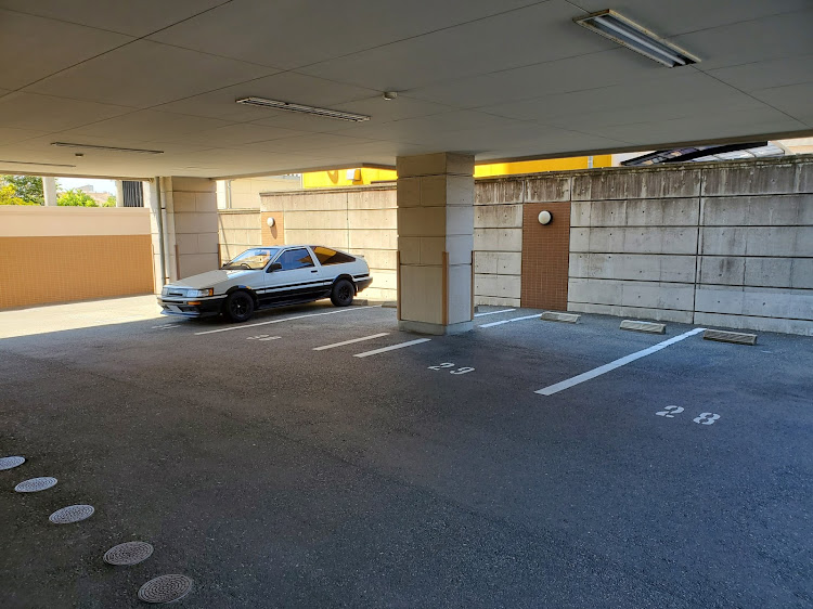 カローラレビンの駐車場・日陰が最高・炎天下の駐車場・取り合いに関するカスタム事例の投稿画像1枚目