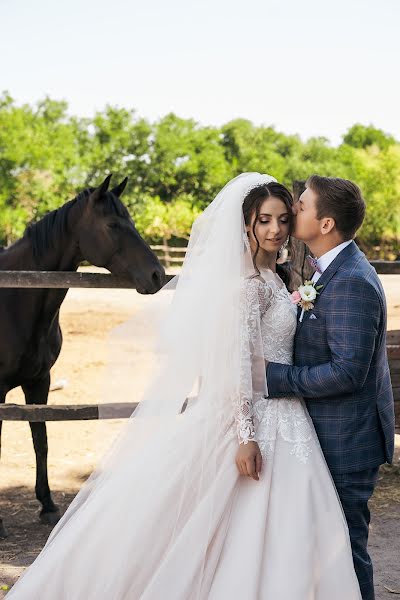 Fotógrafo de casamento Ulyana Yurchenko (ulli). Foto de 1 de setembro 2020