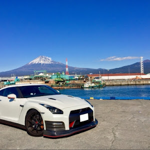 NISSAN GT-R