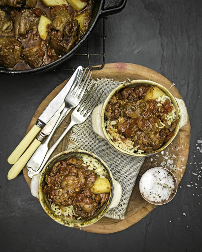 Tomato bredie oxtail potjie.