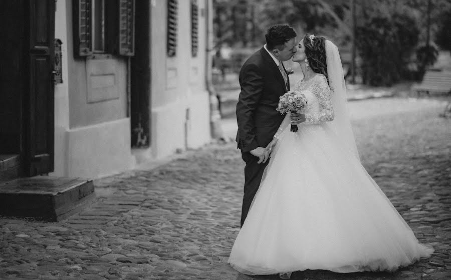 Fotografo di matrimoni Kovacs Levente (klpictures). Foto del 16 aprile