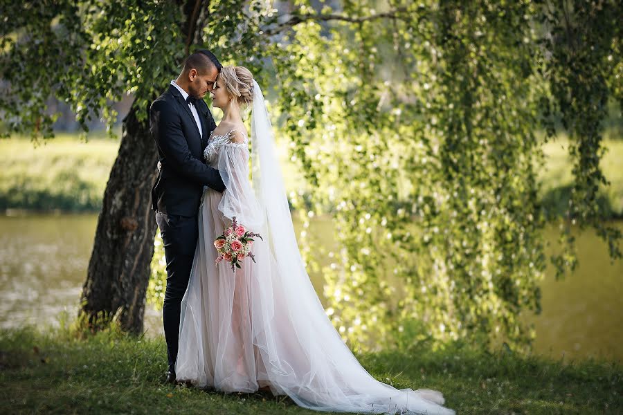 Wedding photographer Polina Yakovleva (polza241187). Photo of 25 June 2019