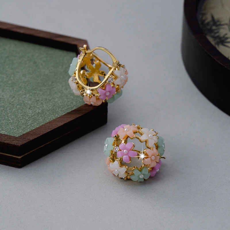 Title 4, Boucles doreilles fleurs vintage en zircon et ...