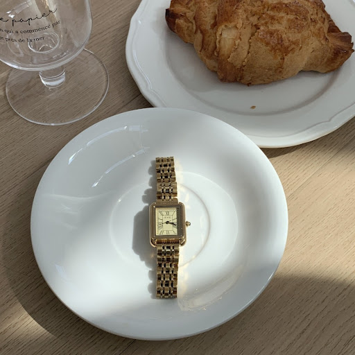 Title 3, Retro Square Roman Scale Gold Steel Belt Quartz...