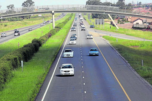 Angry truck drivers blocked the N3 freeway in both directions at Van Reenen's Pass and Tugela Plaza on Sunday evening following a meeting with transport minister Blade Nzimande on Friday. File picture