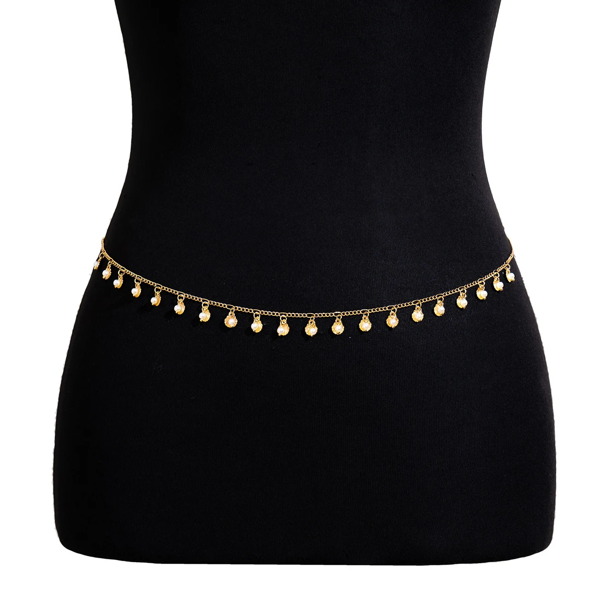 Title 11, Strand-Taille-Kette mit Muscheln und Perlen. Ei...