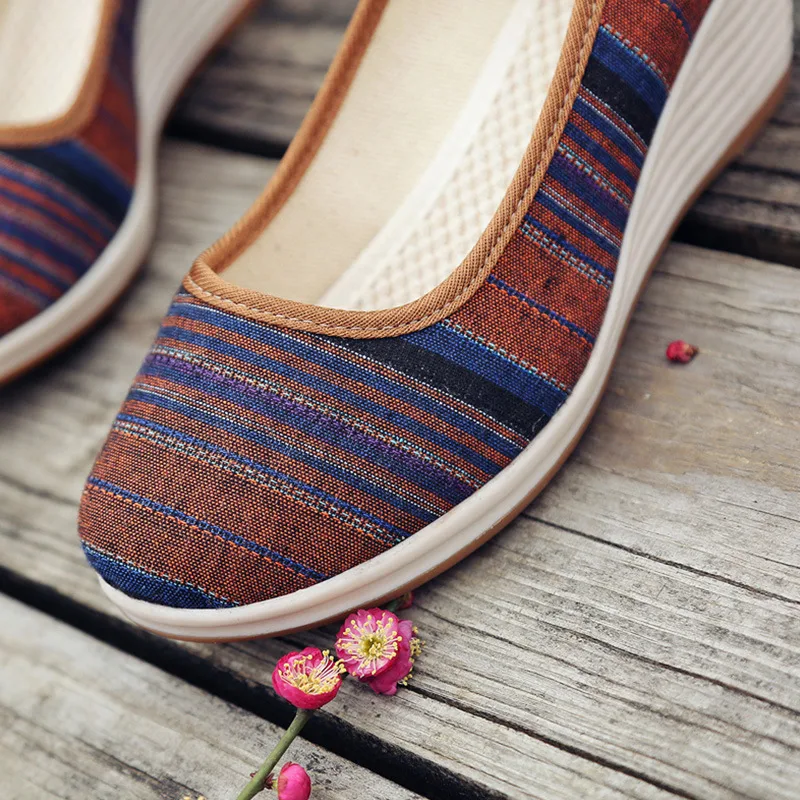 Title 7, Scarpe da donna ricamate Old Beijing, artigiana...