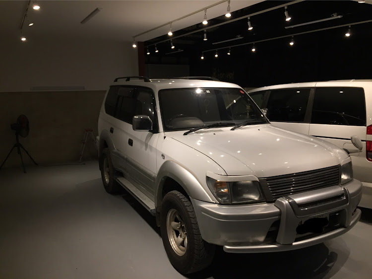 りんごパパさんが投稿した開店準備・OPEN記念・洗車、コーティング・磨き&コーティング・皆んなで楽しくに関するカスタム事例の投稿画像1枚目