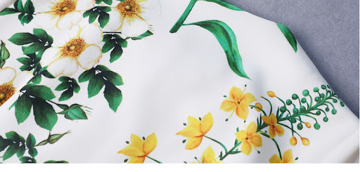 Title 4, Summer short-sleeved floral dress perfect for p...