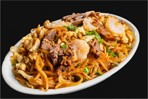 Stir Fried Mixed Meat Hakka Noodles