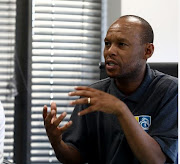 Jabu Mahlangu, who has played for both Kaizer Chiefs and Orlando Pirates, has tipped the latter to win the Soweto derby. 