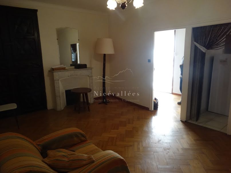 Vente appartement 5 pièces 115 m² à Roquesteron (06910), 160 000 €