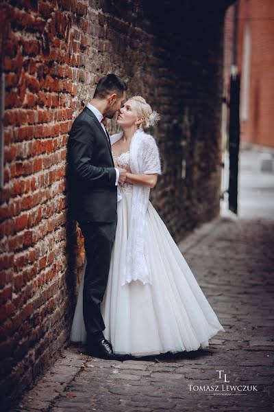 Fotógrafo de casamento Tomasz Lewczuk (tomaszlewczuk). Foto de 10 de março 2020