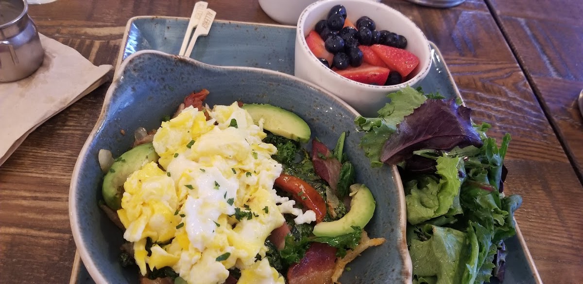 Farmer's Market skillet hash with kale instead of potaotes, salad instead of toast & berries