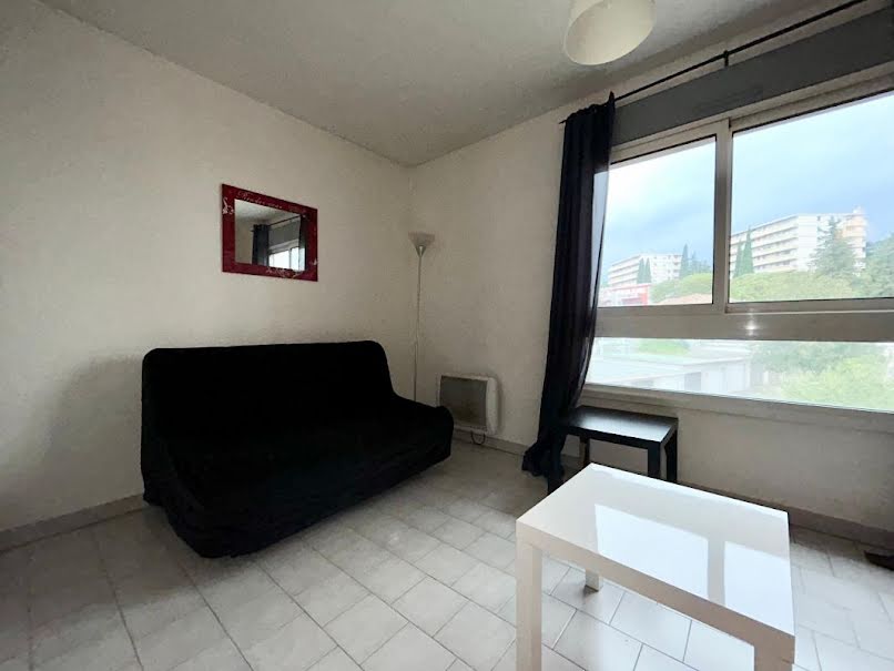 Vente appartement 20 pièces 23 m² à Nimes (30000), 66 000 €