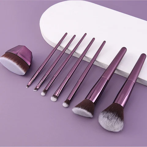 Beginner make-up kwasten set met zachte haren, ideaal voor een soepele applicatie en een perfecte look. Jouw essentiële tool.
