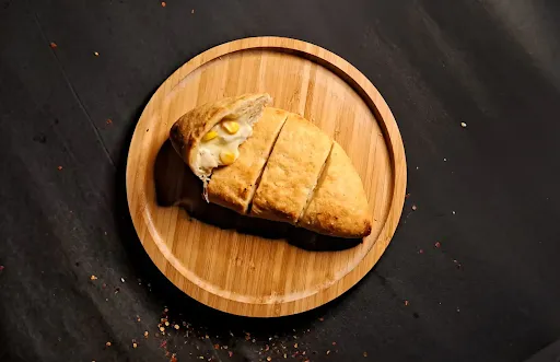 Paneer And Cheese Garlic Bread