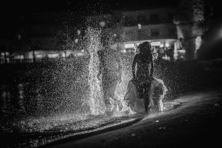 Wedding photographer Mirko Accogli (mirkoaccogli10). Photo of 18 October 2017