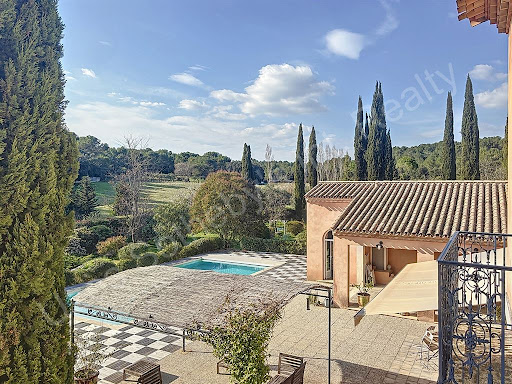 House with pool and garden 5