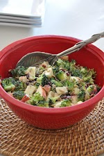 broccoli apple salad — Nutritious Eats ************* was pinched from <a href="http://www.nutritiouseats.com/broccoli-apple-salad/" target="_blank">www.nutritiouseats.com.</a>