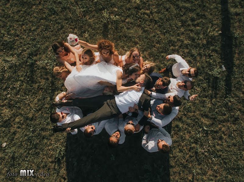 Fotógrafo de casamento Pero Šušnjar (fotomixvideo). Foto de 12 de outubro 2023