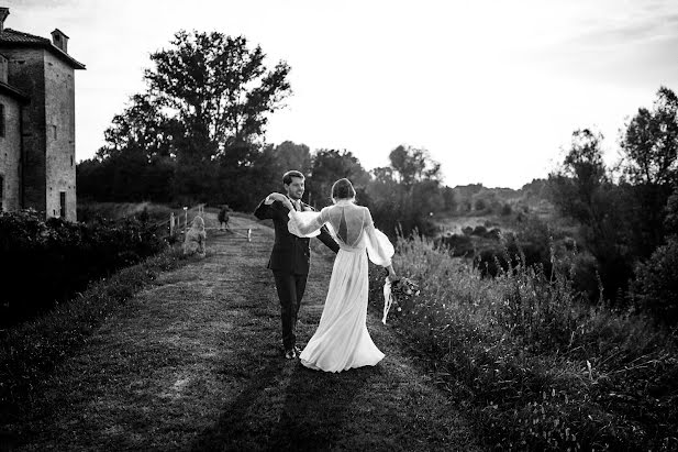 Fotografo di matrimoni Anna Ascari (annaascari). Foto del 30 agosto 2021