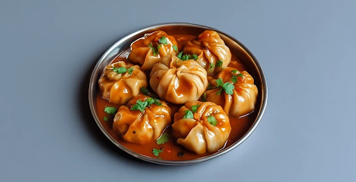 Veg Gravy Momos [6 Pieces]