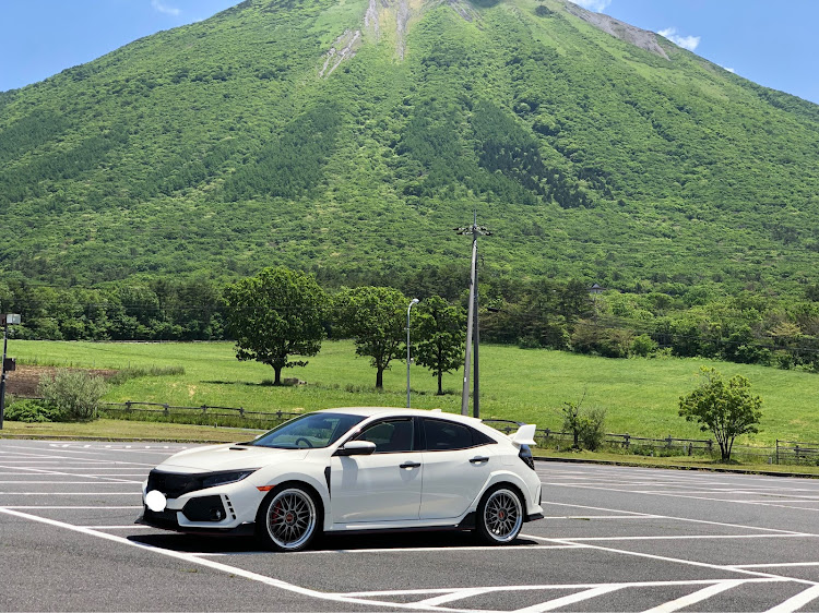 シビックタイプRの休出振休・大山みるくの里・牛🐃に関するカスタム事例｜車のカスタム情報はCARTUNE