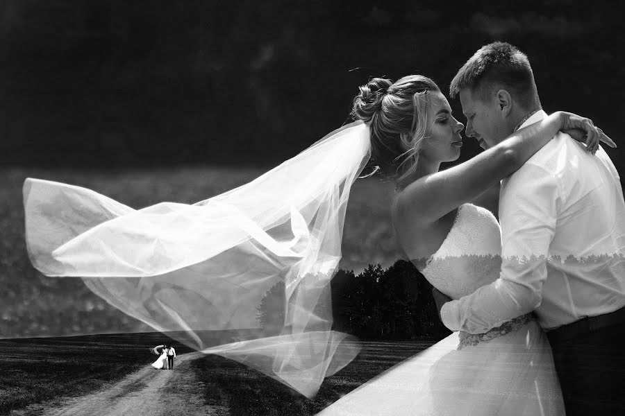 Fotógrafo de bodas Oksana Saveleva (tesattices). Foto del 20 de agosto 2019