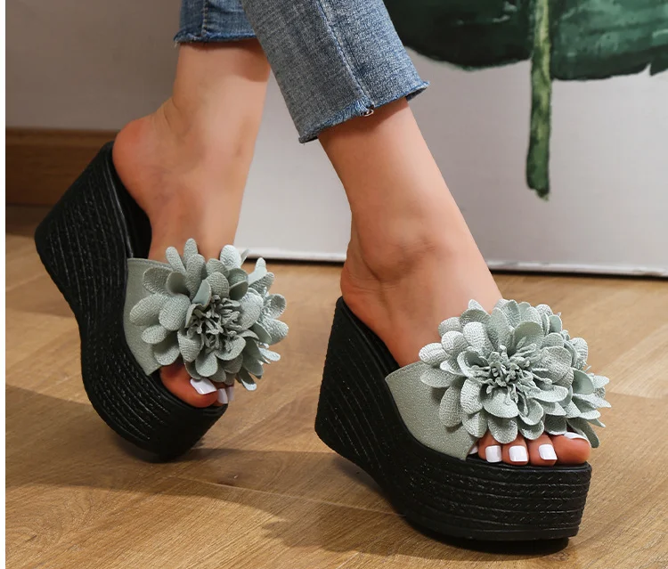 Chinelos Femininos Estilo Muffin com Flores